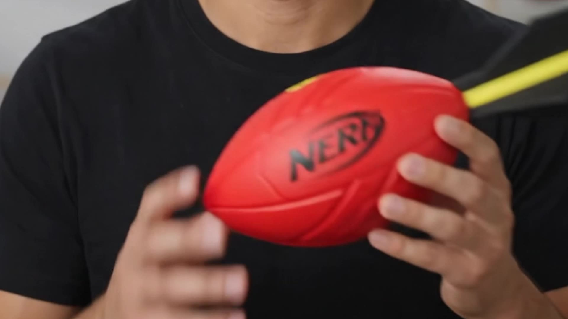 Nerf Vortex Aero Howler Foam Ball, Classic Long-Distance Football, Flight-Optimizing Tail, Whistling Sound, Indoor & Outdoor Fun, Christmas Stocking Stuffers for Kids