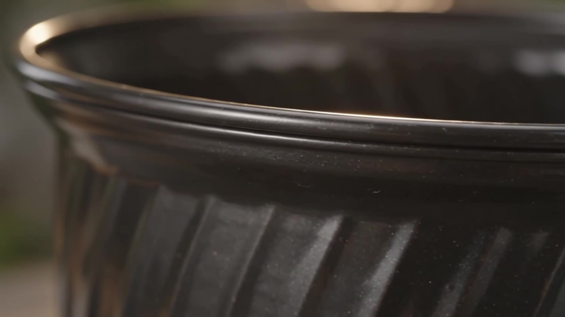 Sunnydaze Garden Hose Holder Pot with Lid, 145 ft