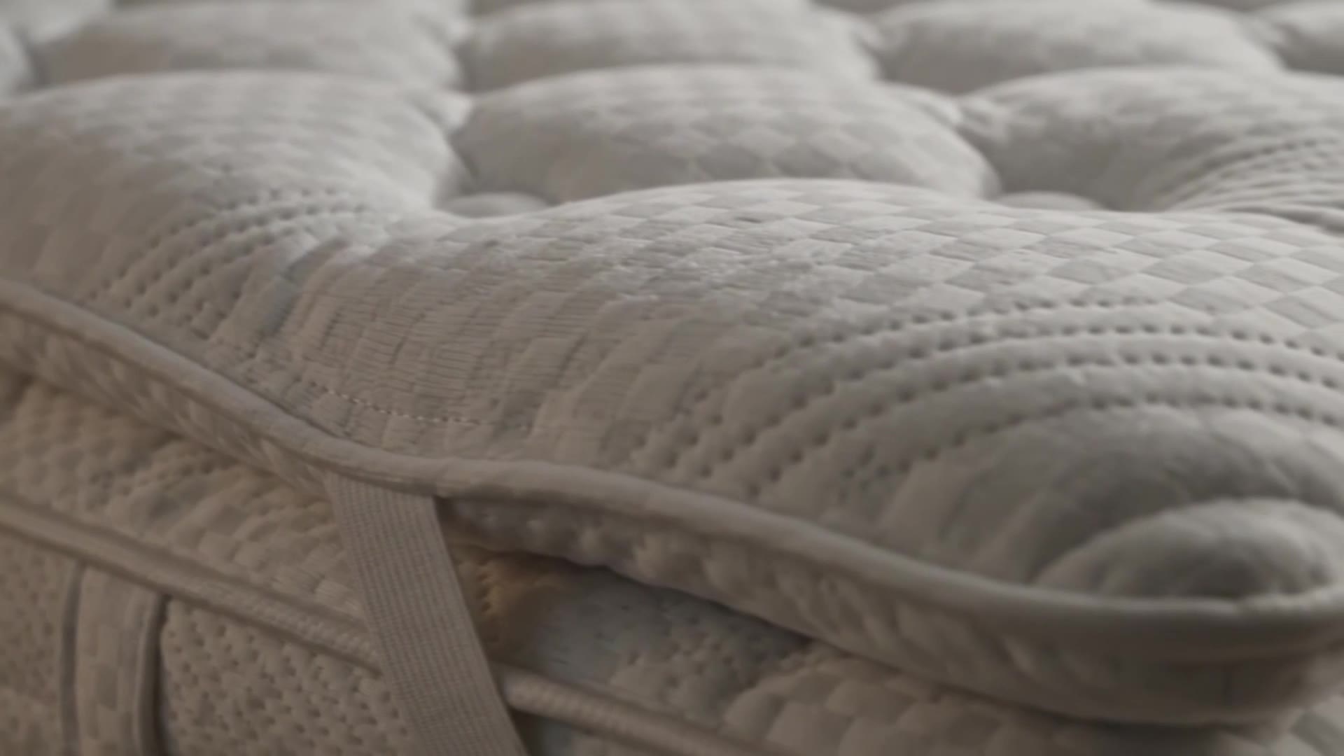 Biteany 5 Inch Mega Support Dual Layer Memory Foam Queen Mattress Topper